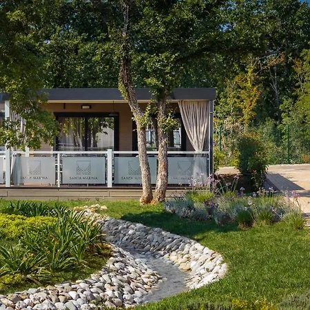 Semesterpark Premium Homes Santa Marina, Lanterna