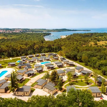 Premium Homes Santa Marina, Lanterna