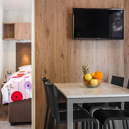 Premium Homes Santa Marina, Lanterna База отдыха