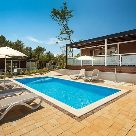 Premium Homes Santa Marina, Lanterna 假日公园 Tar-Vabriga