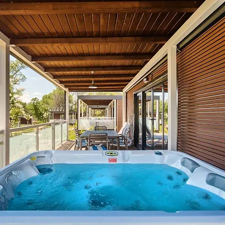 Premium Homes Santa Marina, Lanterna