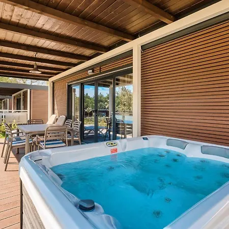 Πάρκο διακοπών Premium Homes Santa Marina, Lanterna